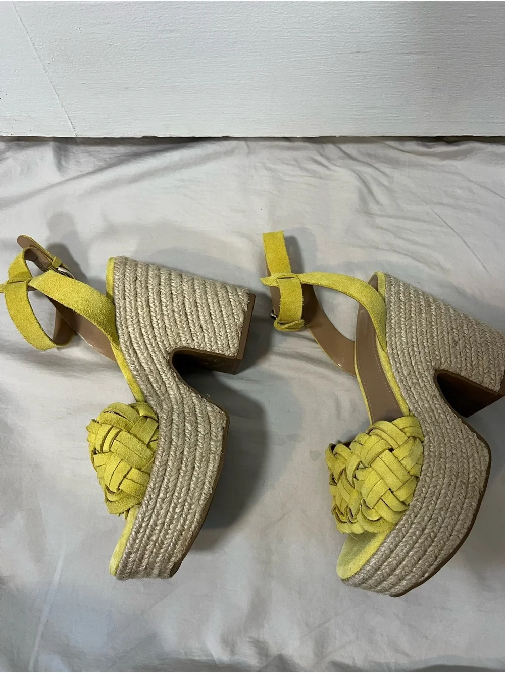 🛍️SALE🛍️Marc fisher yellow suede odilia espadrille platform jute sandals sz 6